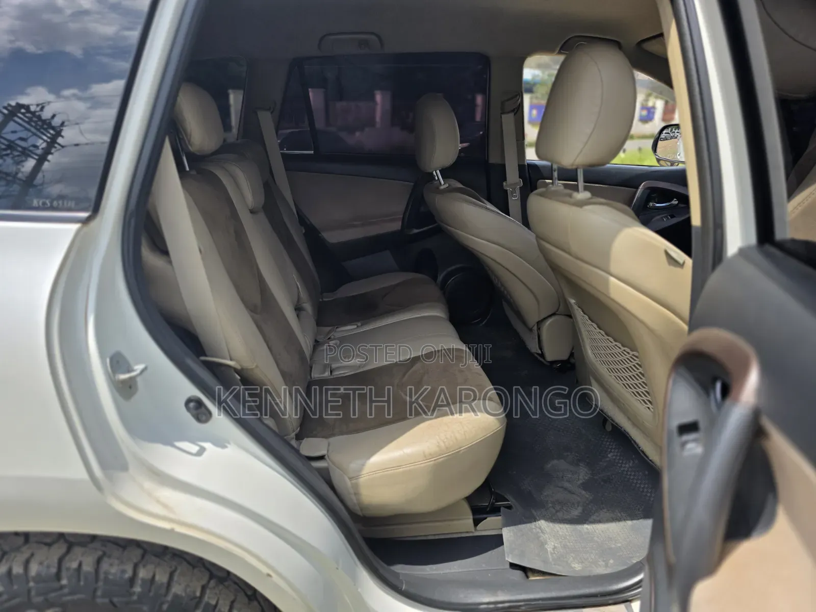 Toyota Vanguard 2011 White