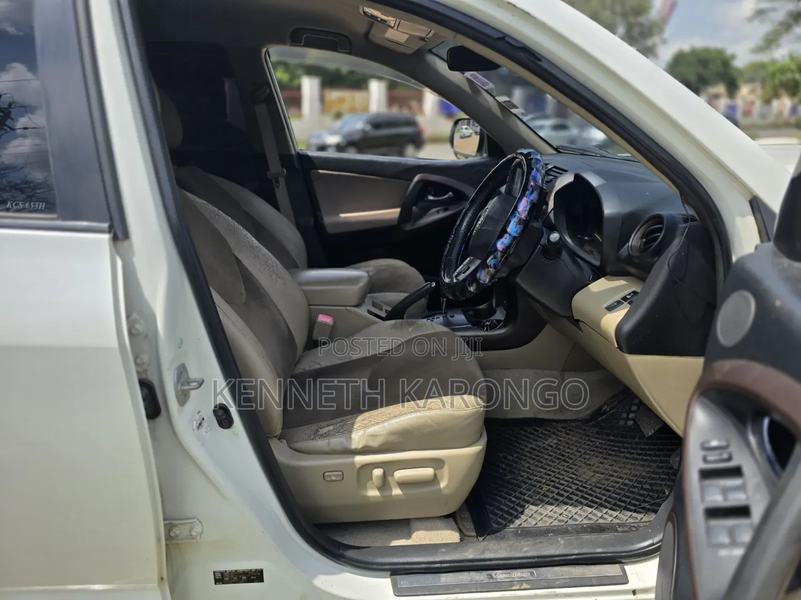 Toyota Vanguard 2011 White