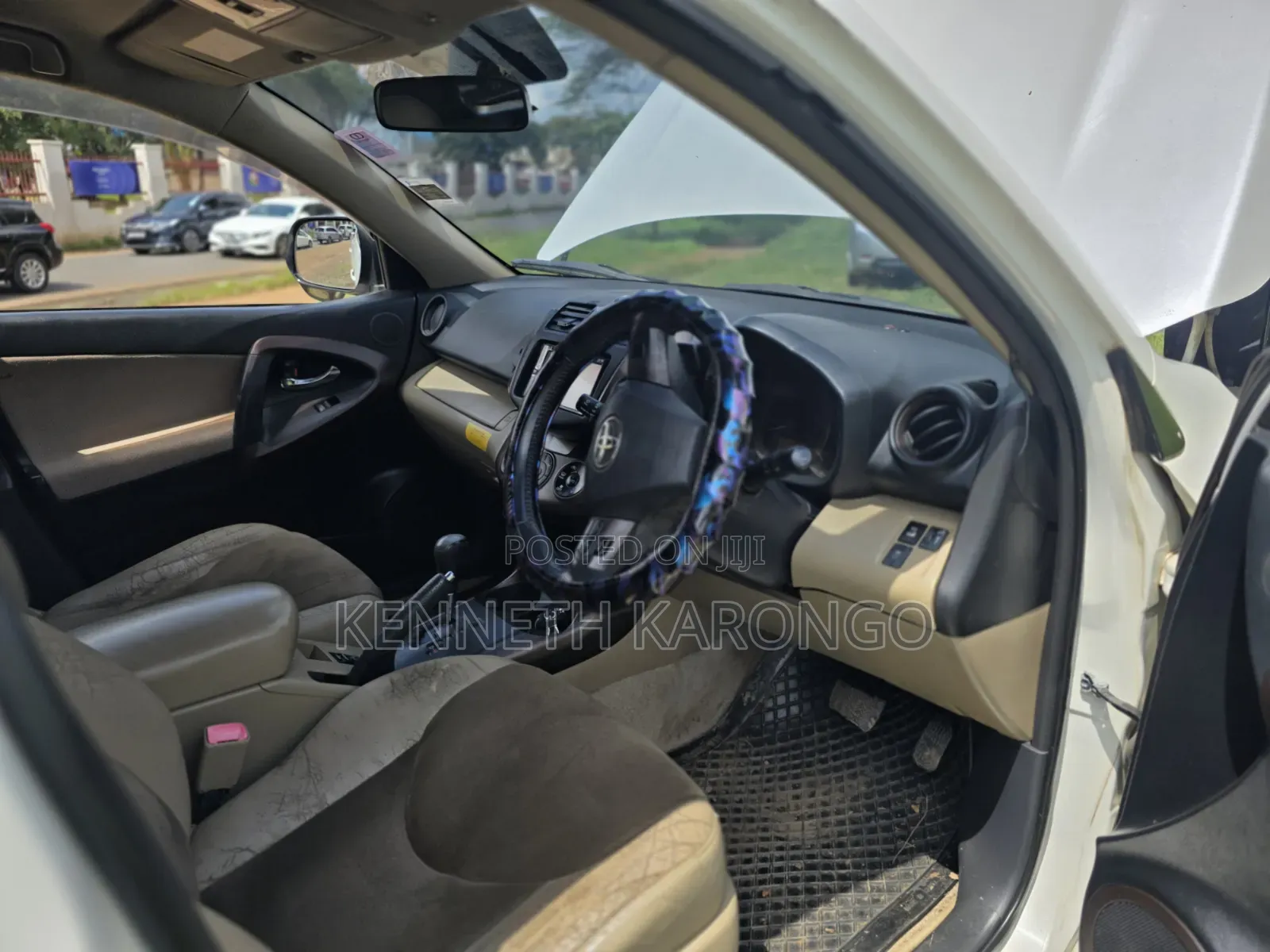Toyota Vanguard 2011 White