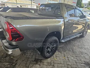 Toyota Hilux 2019 Green
