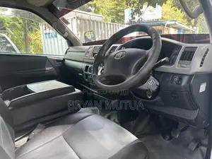 Toyota HiAce 2012 White