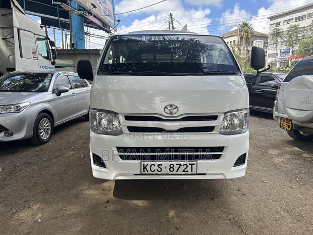 Toyota HiAce 2012 White