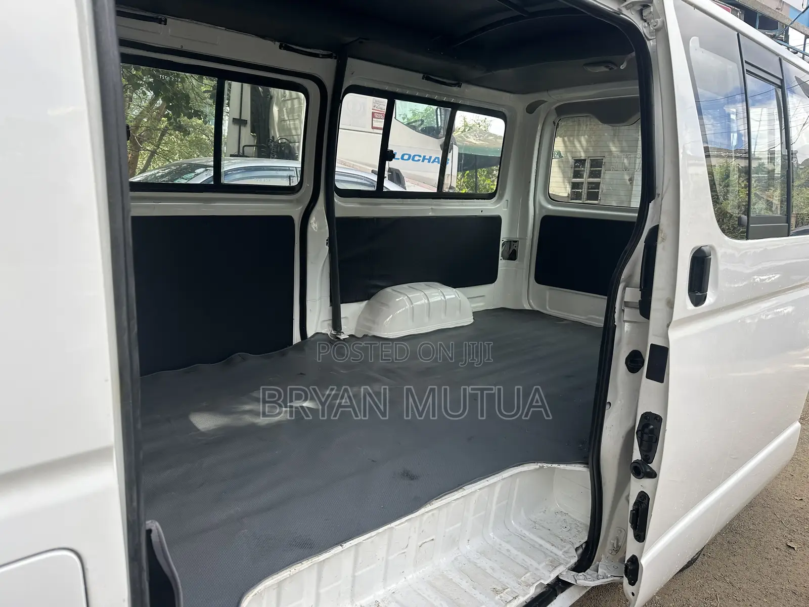 Toyota HiAce 2012 White
