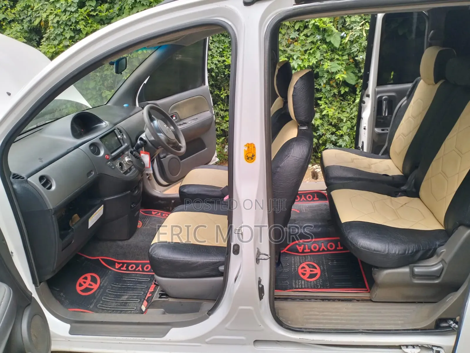 Toyota Sienta 2012 Off white