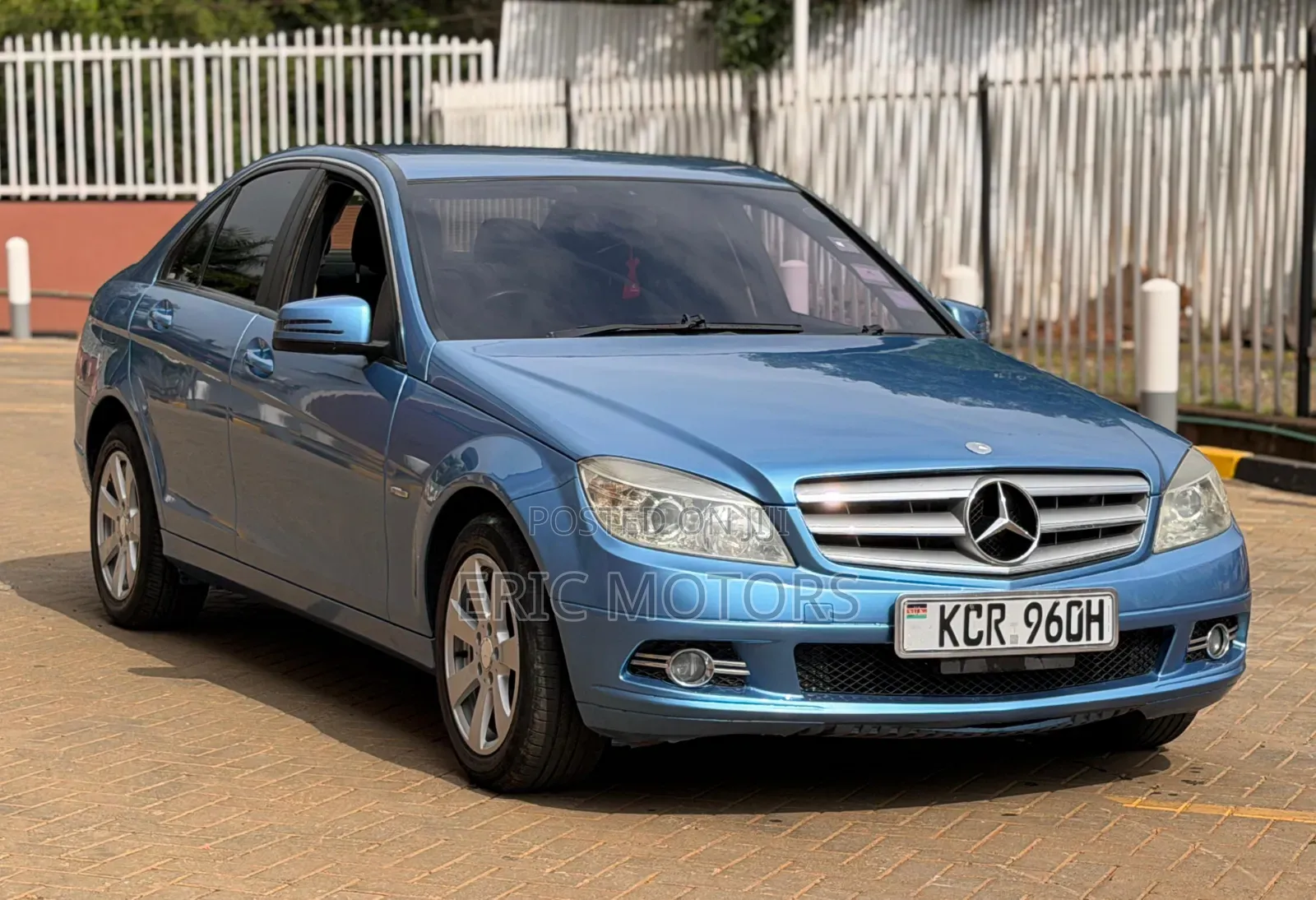 Mercedes-Benz C200 2011