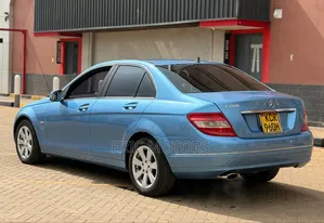Mercedes-Benz C200 2011