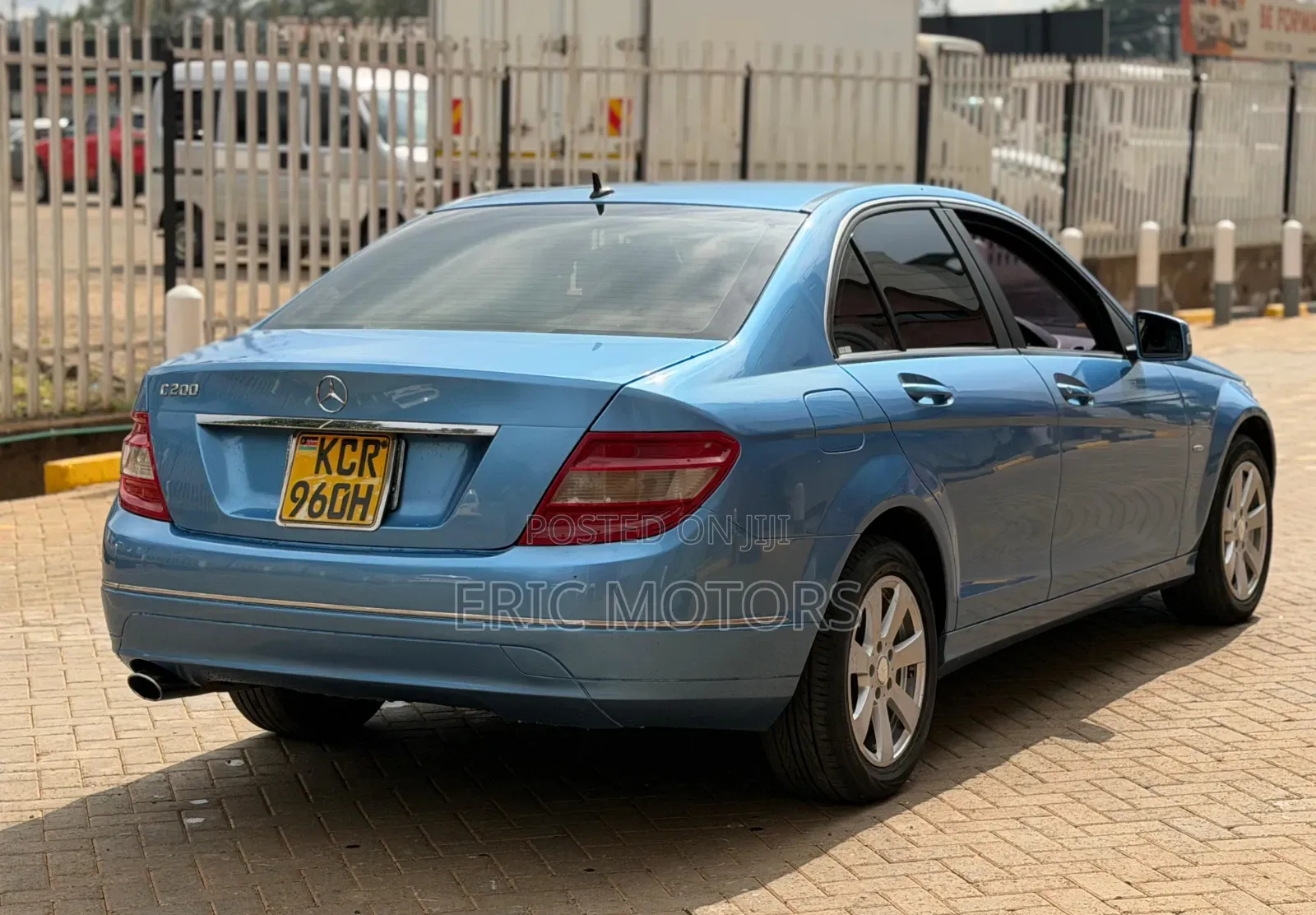 Mercedes-Benz C200 2011