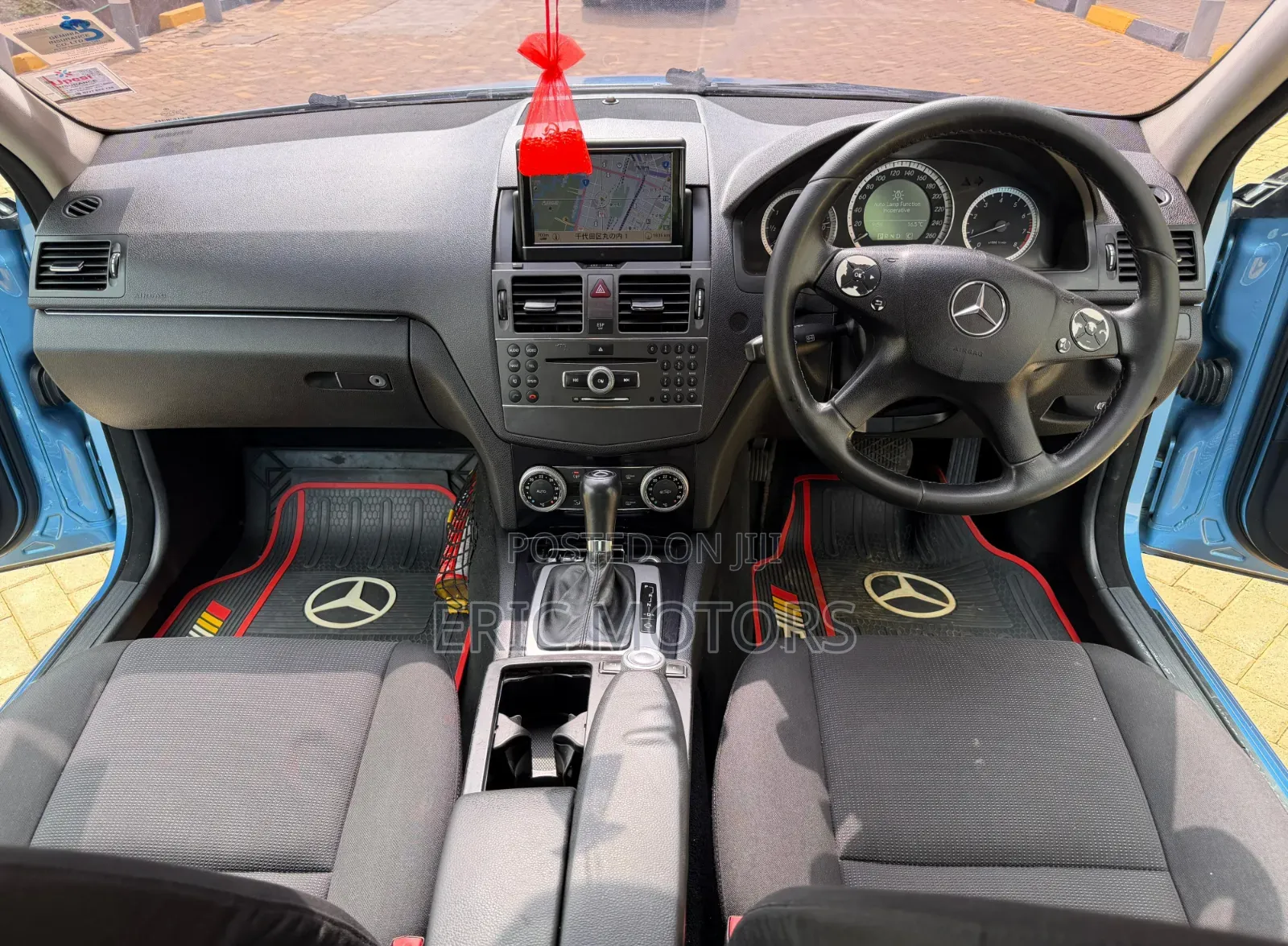 Mercedes-Benz C200 2011