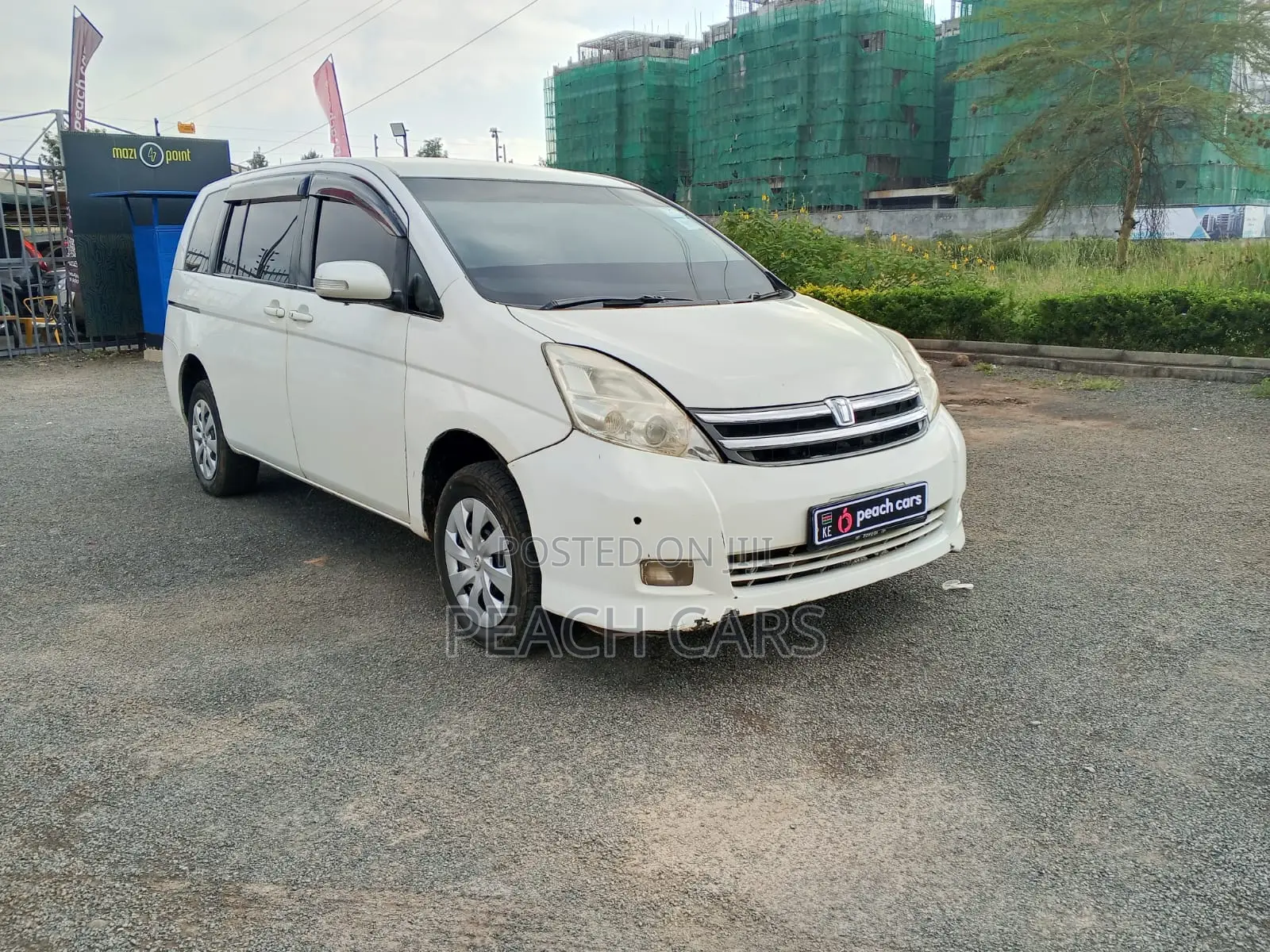 Toyota ISIS 2010 White