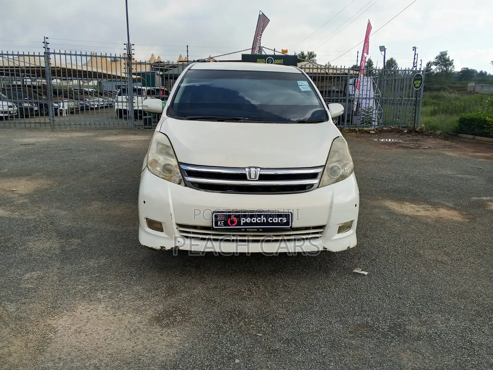 Toyota ISIS 2010 White