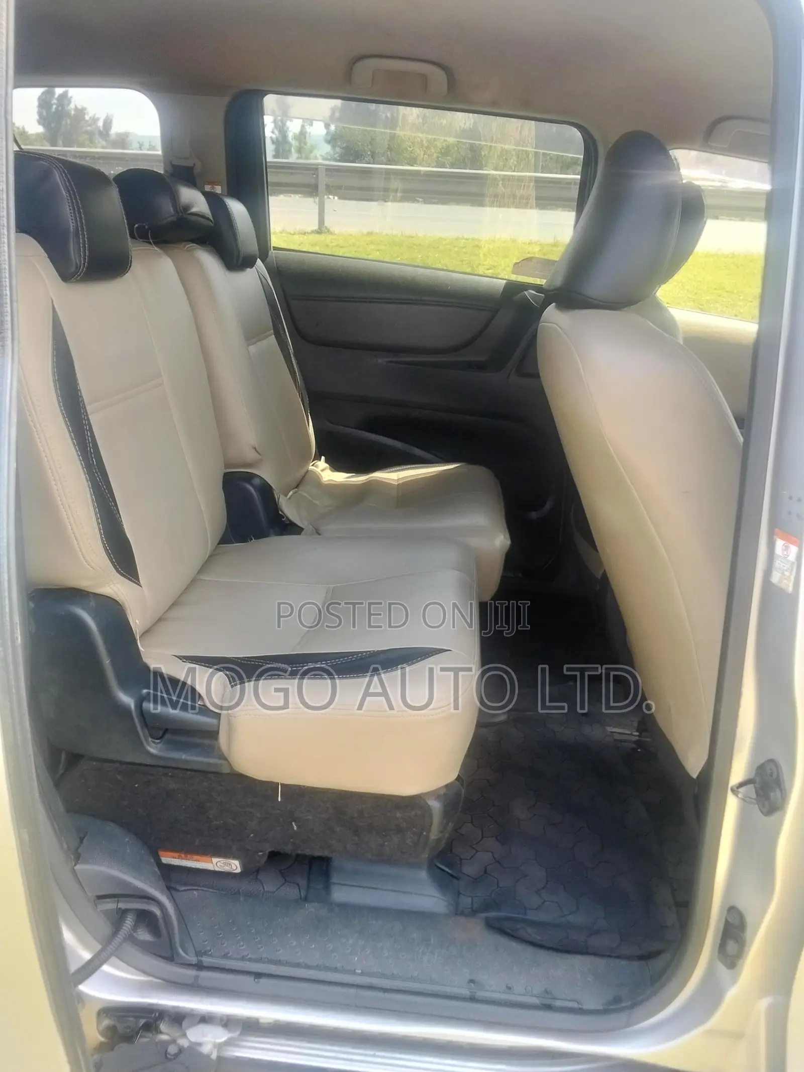 Toyota Sienta 2017 Silver