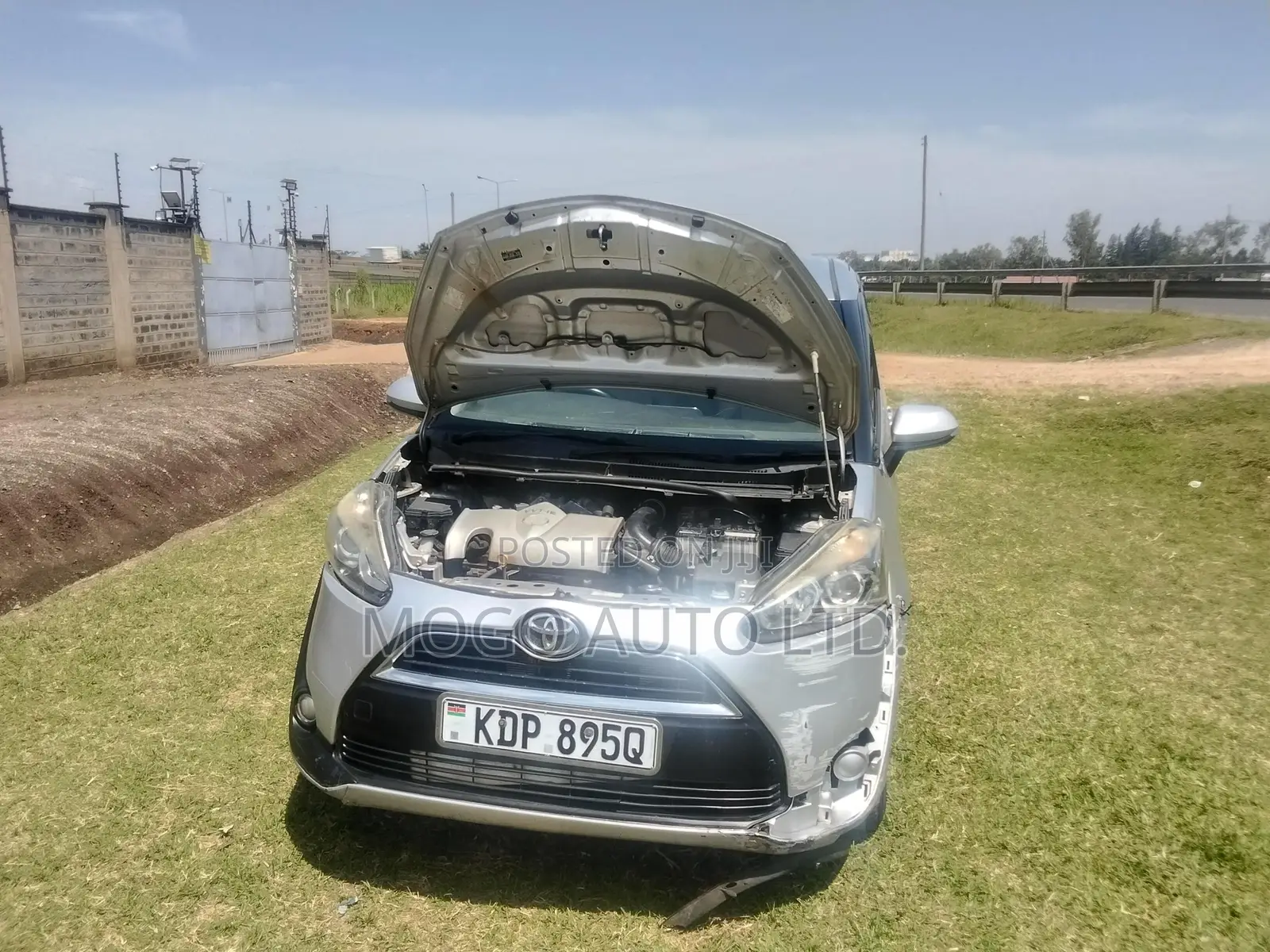 Toyota Sienta 2017 Silver