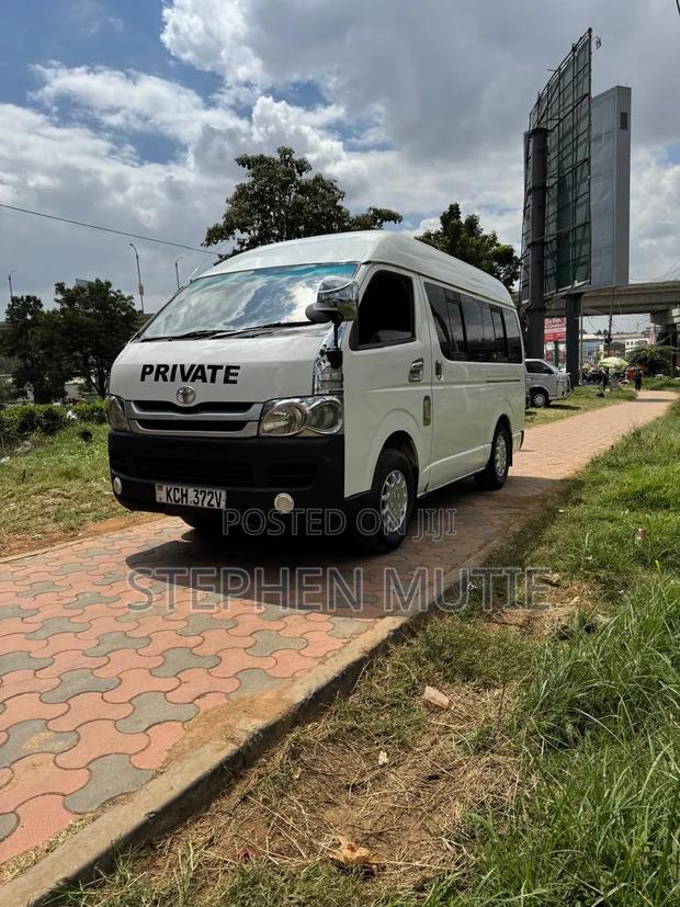 Toyota HiAce 2010 White