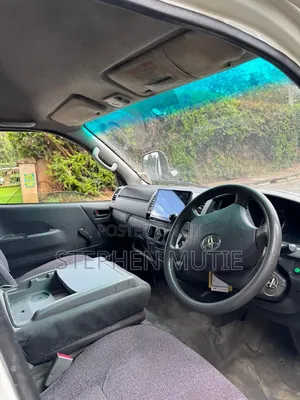 Toyota HiAce 2010 White