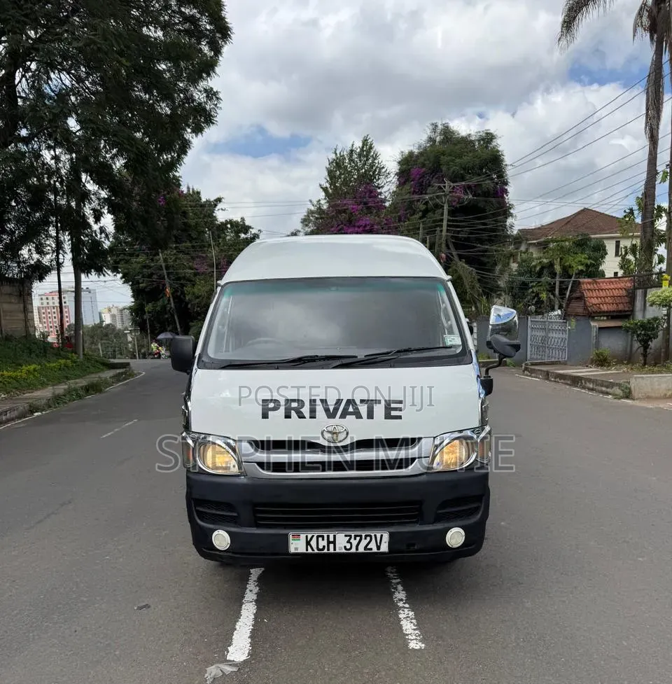 Toyota HiAce 2010 White