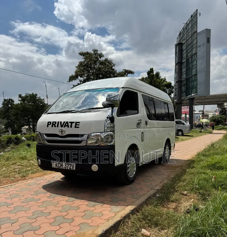 Toyota HiAce 2010 White
