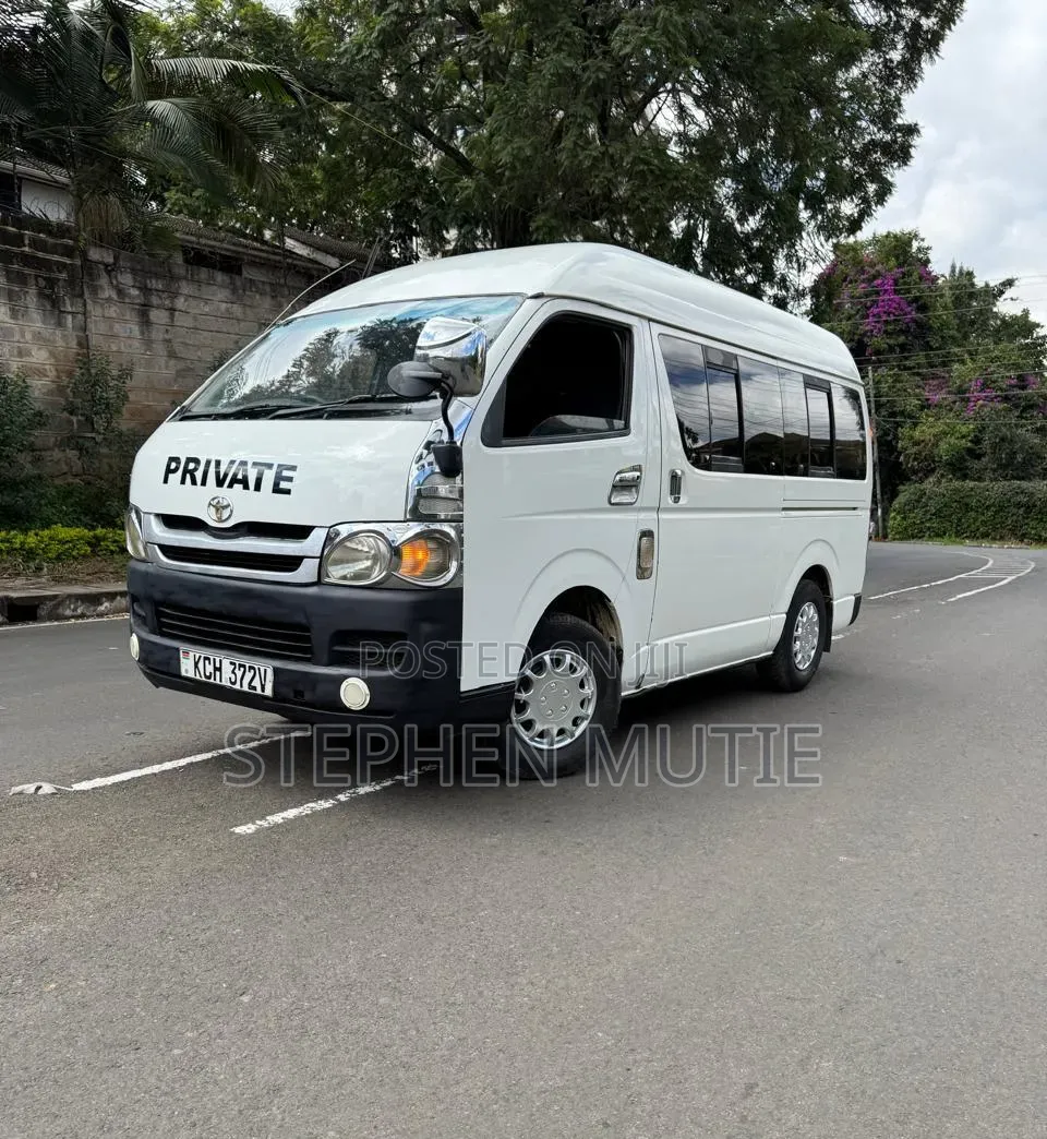 Toyota HiAce 2010 White