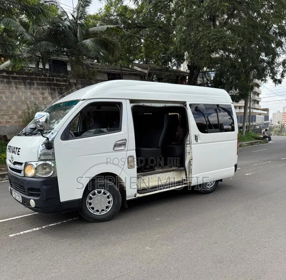 Toyota HiAce 2010 White