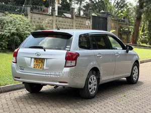 Toyota Corolla Fielder 2012