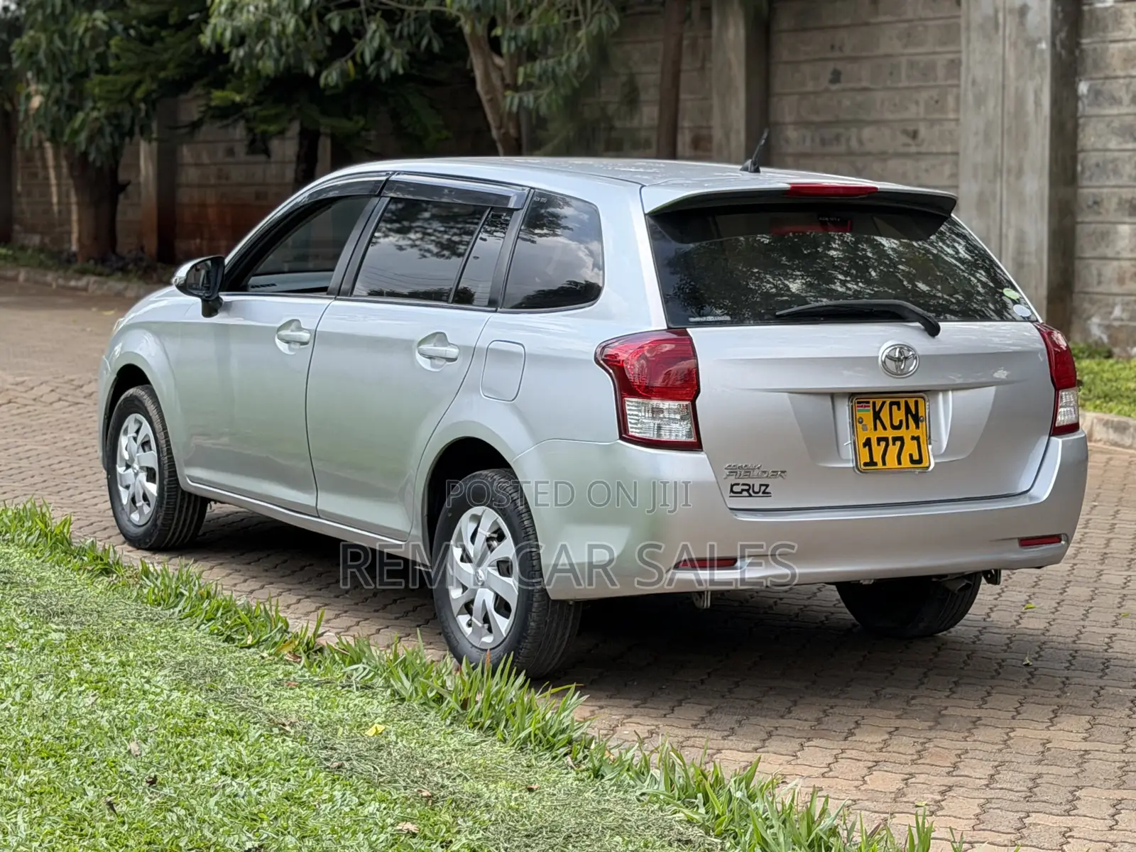 Toyota Corolla Fielder 2012