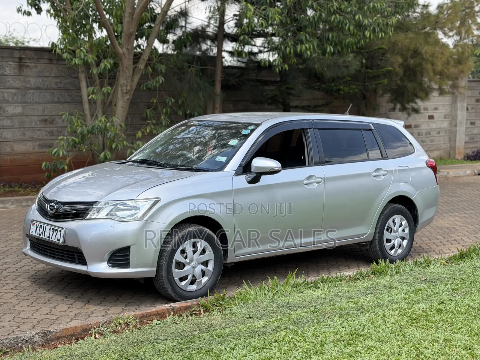 Toyota Corolla Fielder 2012