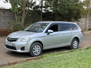 Toyota Corolla Fielder 2012