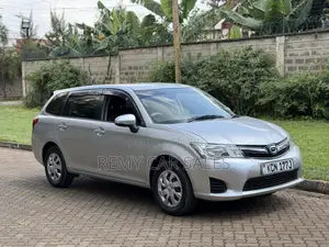 Toyota Corolla Fielder 2012