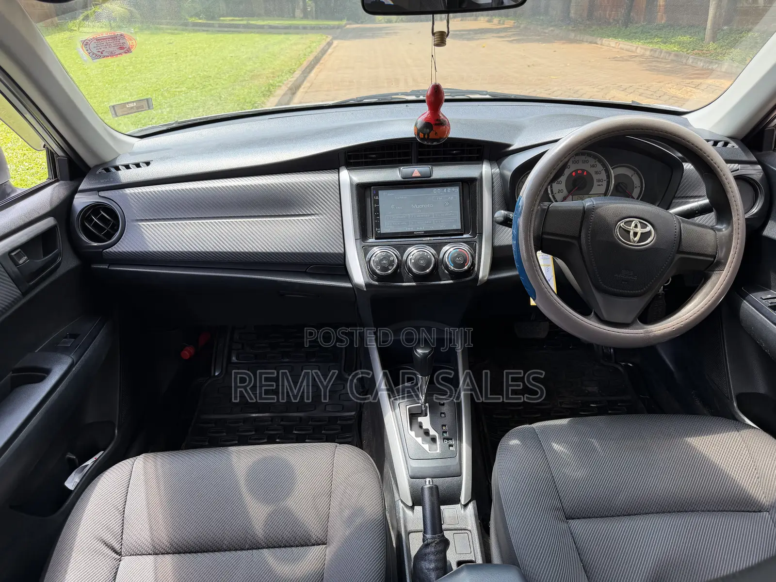 Toyota Corolla Fielder 2012