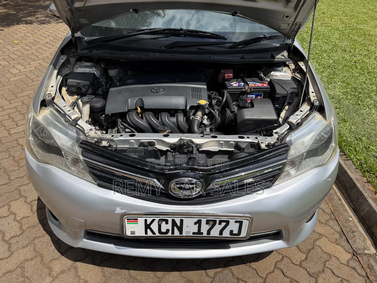 Toyota Corolla Fielder 2012