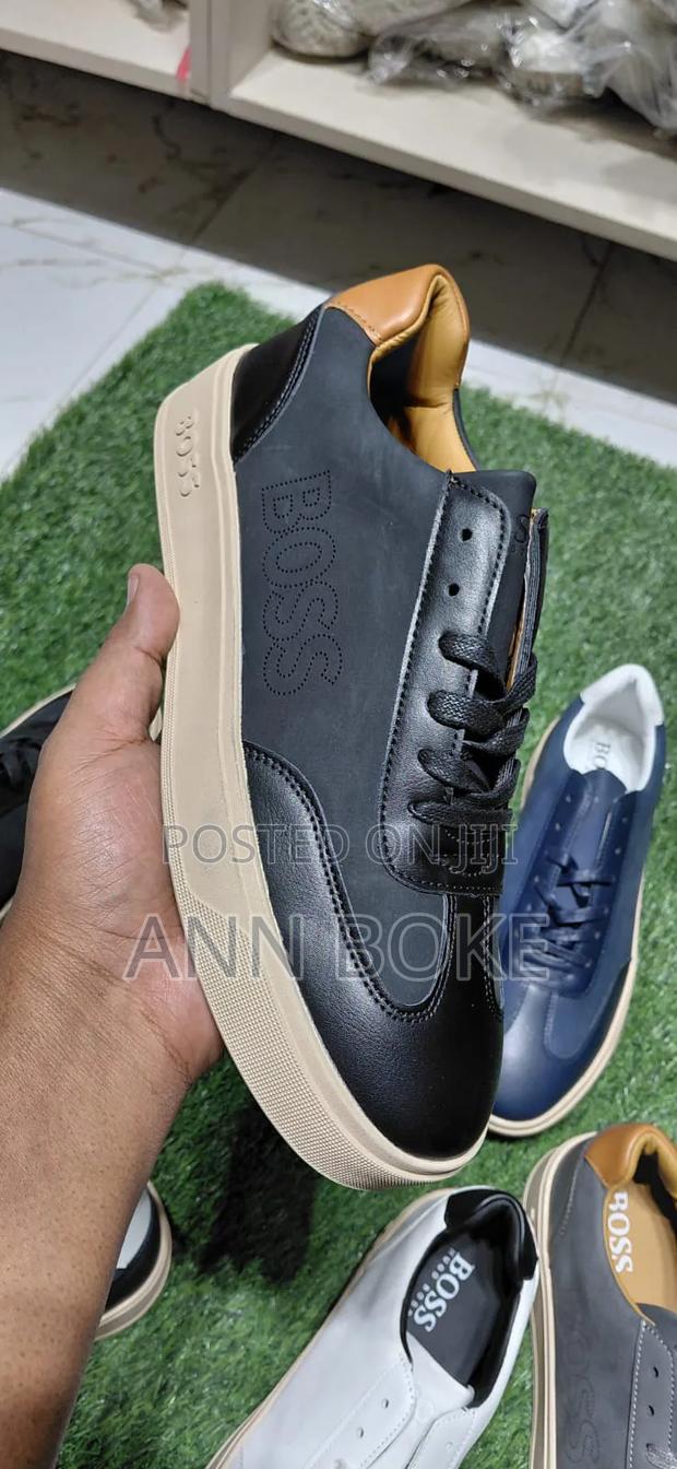 Classic Shouse Boss Casuals 
Size 40-45 - thumbnail 2