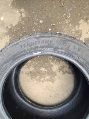 275 /45 R21 Goodyear Tyres 110v Wrangler