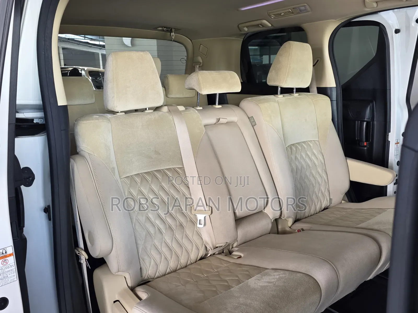 Toyota Alphard 2.5 Petrol FWD 2019 Pearl