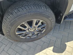 Toyota Land Cruiser Prado 2024 White