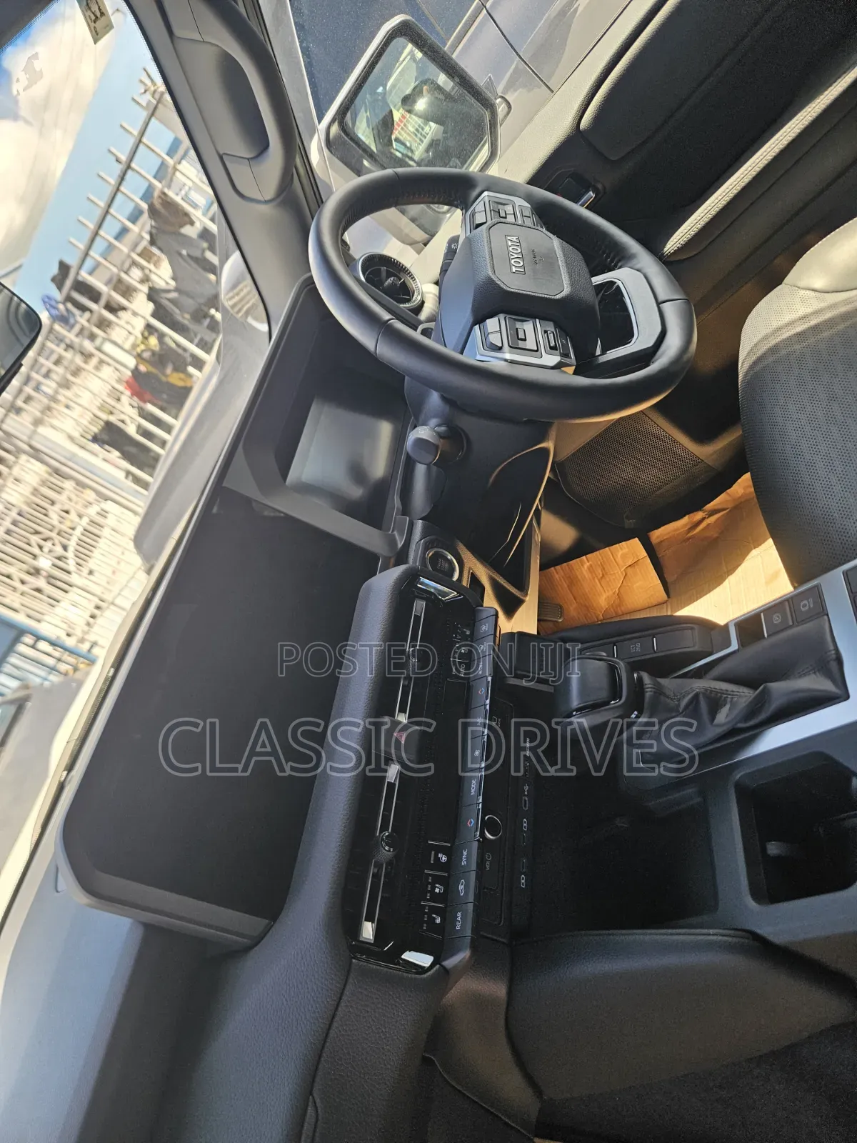 Toyota Land Cruiser Prado 2024 White