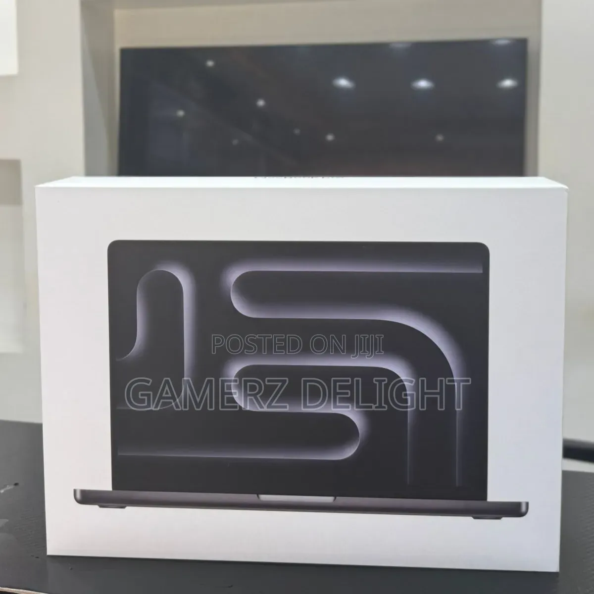 New Laptop Apple MacBook Pro 2025 M5 14-inch 16GB Apple M5 SSD 512GB