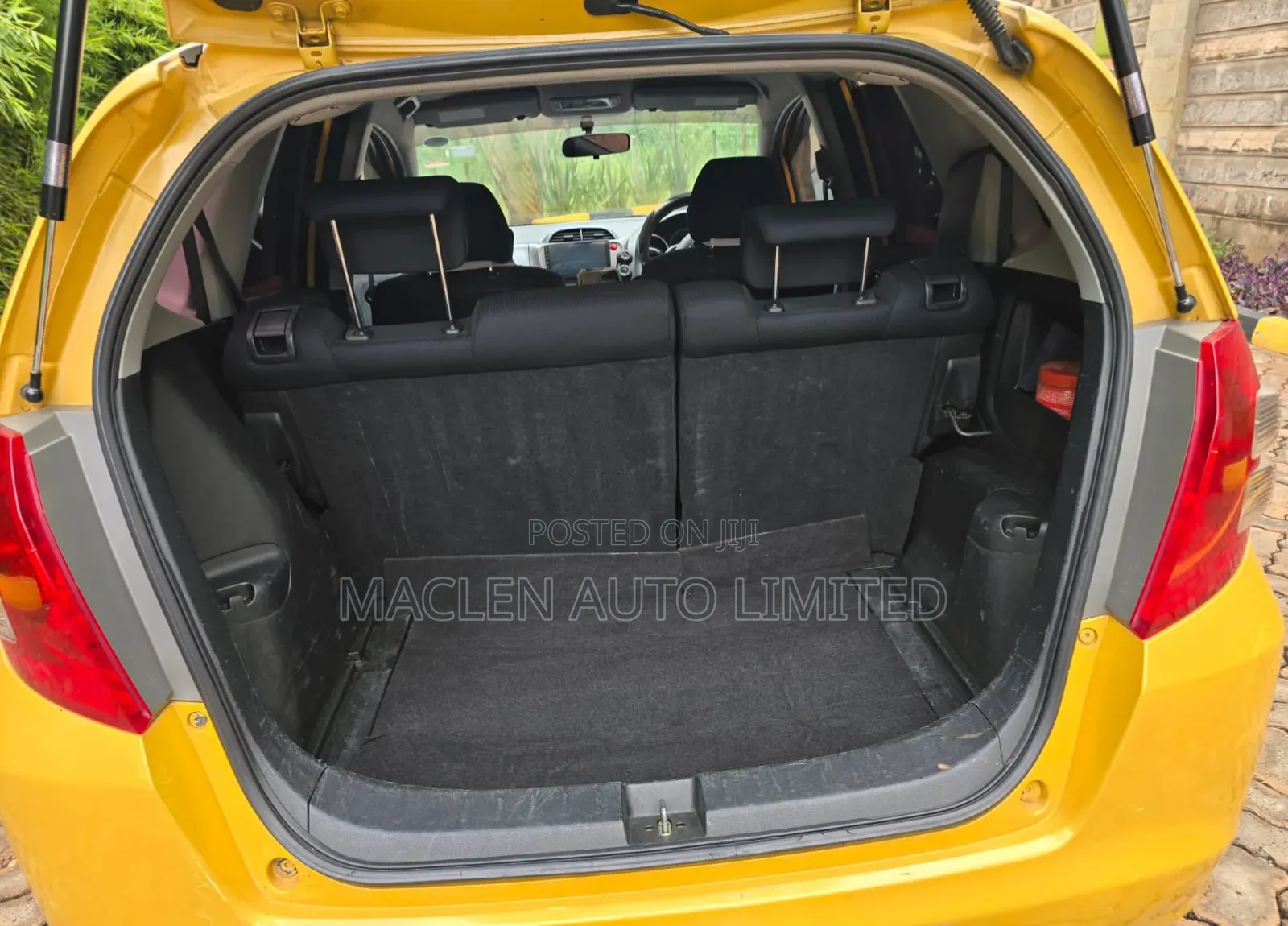 Honda Fit 2010 Yellow