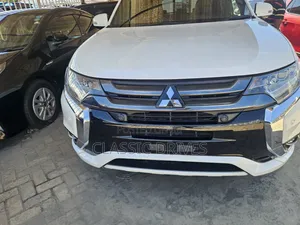 Mitsubishi Outlander 2018 White