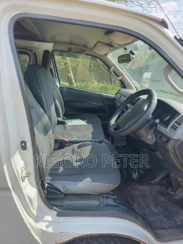 Toyota HiAce 2013 White - thumbnail 4