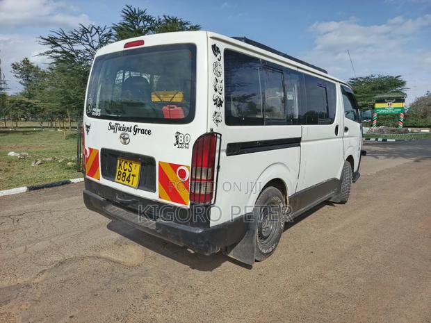 Toyota HiAce 2013 White - thumbnail 6
