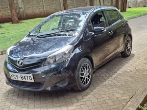 Toyota Vitz 1.0 FWD 5dr 2013 Black