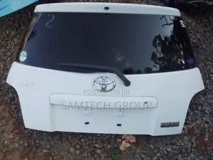 Toyota Ist X-Japan Boot