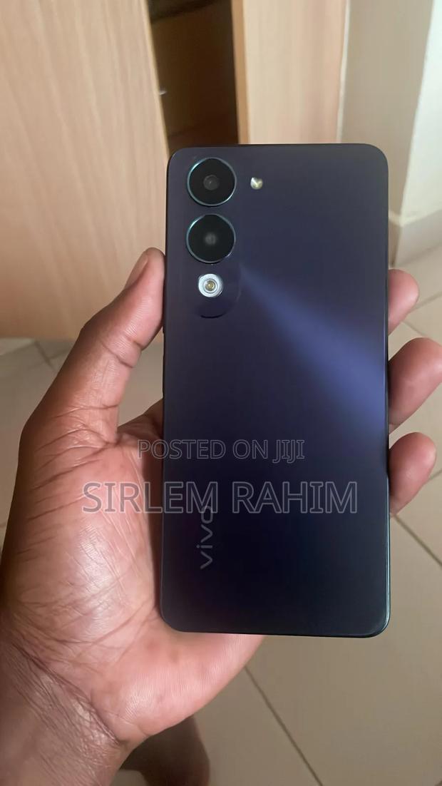 Vivo Y04 64 GB Black