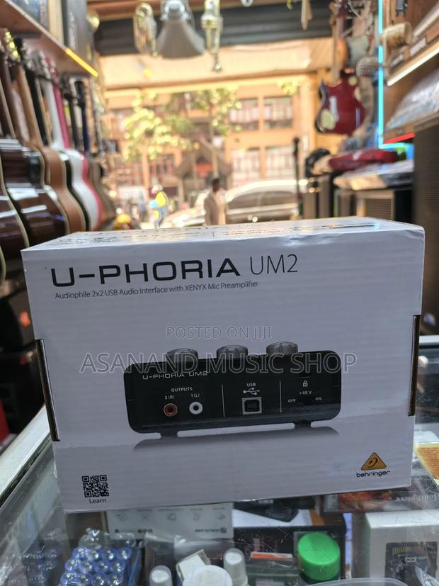 Behringer U-Phoria Um2 Usb Audio Interface - thumbnail 2
