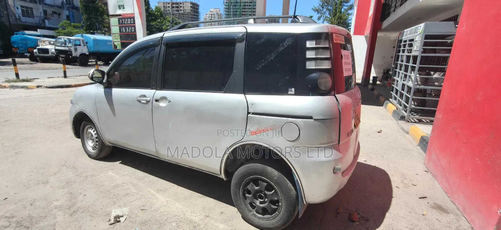 Toyota Sienta 2009 Silver