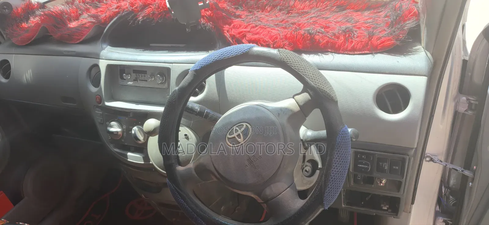 Toyota Sienta 2009 Silver