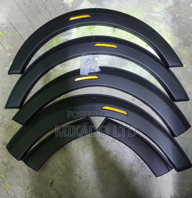 Hiace 9l/7l "Box Matatu" Fenders With Indicator Lights