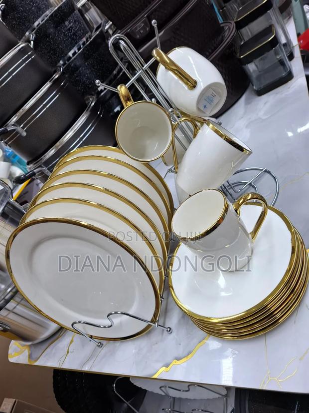 18pcs Dinnerset
6cups
6sideplates 
6 Dinnerplates
Now Available