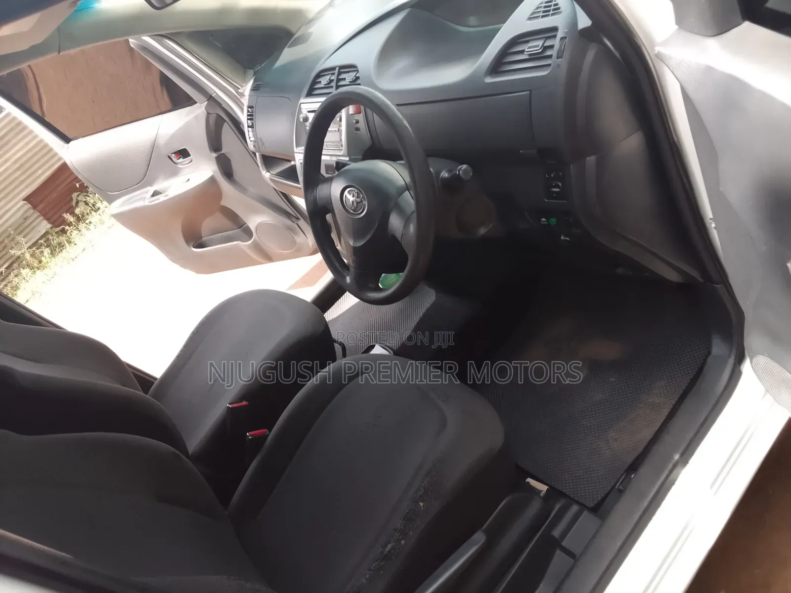 Toyota Ractis 2010 White