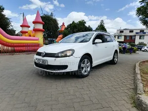 Volkswagen Golf 2010 White