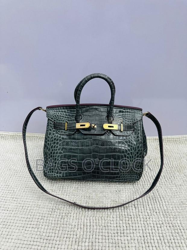 Authentic Hermès Birkin 30 Crocodile Handbag (Gold Hardware)